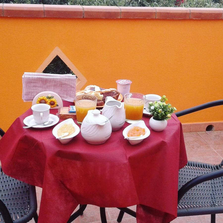 B&B Il Girasole SantʼAnna Arresi Εξωτερικό φωτογραφία