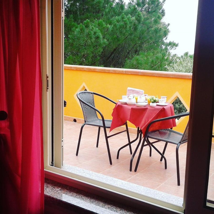 B&B Il Girasole SantʼAnna Arresi Εξωτερικό φωτογραφία