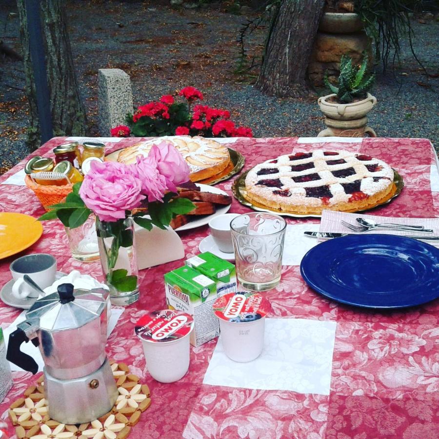 B&B Il Girasole SantʼAnna Arresi Εξωτερικό φωτογραφία