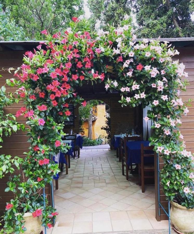 B&B Il Girasole SantʼAnna Arresi Εξωτερικό φωτογραφία